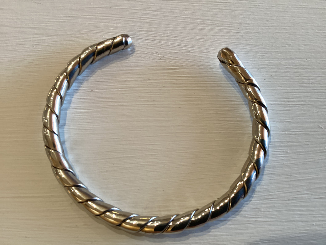 2W50 Silver Bracelet